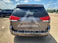 2011 Toyota SIENNA фото
