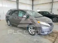 2011 Toyota SIENNA фото