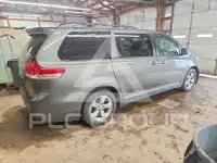 2011 Toyota SIENNA фото