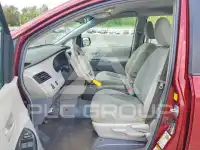 2011 Toyota SIENNA фото