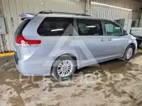 2011 Toyota SIENNA фото