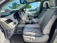 2011 Toyota SIENNA фото