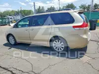 2011 Toyota SIENNA фото