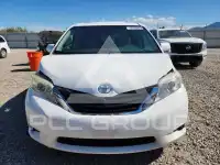 2011 Toyota SIENNA photo