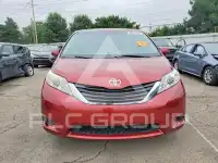 2011 Toyota SIENNA photo