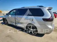 2011 Toyota SIENNA photo