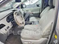 2011 Toyota SIENNA фото