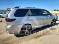 2011 Toyota SIENNA photo