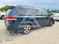 2011 Toyota SIENNA фото