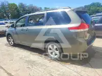 2011 Toyota SIENNA фото