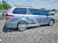 2011 Toyota SIENNA photo