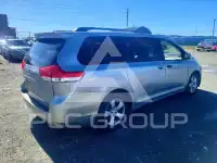 2011 Toyota SIENNA фото