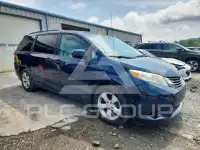 2011 Toyota SIENNA фото