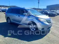 2011 Toyota SIENNA фото
