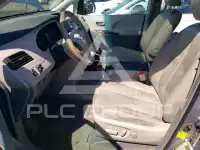 2011 Toyota SIENNA фото