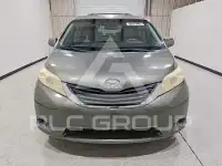 2011 Toyota SIENNA photo