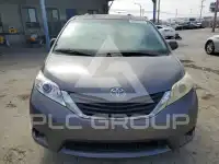 2011 Toyota SIENNA фото