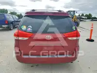 2011 Toyota SIENNA photo