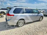 2011 Toyota SIENNA фото