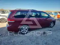 2011 Toyota SIENNA photo