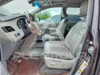 2011 Toyota SIENNA photo