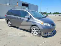 2011 Toyota SIENNA фото