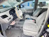 2011 Toyota SIENNA photo