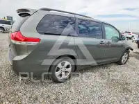 2011 Toyota SIENNA photo