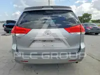 2011 Toyota SIENNA фото