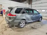 2011 Toyota SIENNA фото