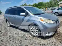 2011 Toyota SIENNA photo
