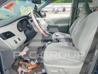 2011 Toyota SIENNA фото