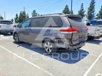 2011 Toyota SIENNA фото