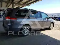 2011 Toyota SIENNA фото