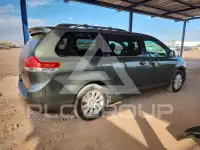 2011 Toyota SIENNA photo