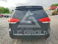 2011 Toyota SIENNA фото