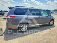 2011 Toyota SIENNA фото