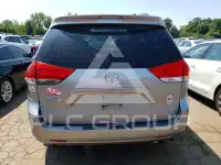 2011 Toyota SIENNA фото