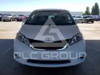 2011 Toyota SIENNA фото