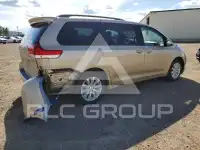 2011 Toyota SIENNA фото