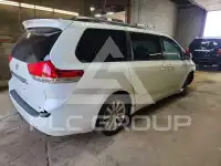 2011 Toyota SIENNA photo