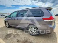 2011 Toyota SIENNA фото