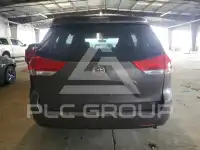 2011 Toyota SIENNA фото