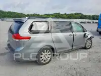 2011 Toyota SIENNA фото