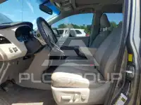 2011 Toyota SIENNA фото