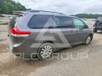 2011 Toyota SIENNA фото