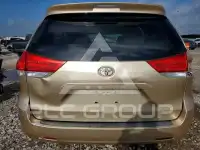 2011 Toyota SIENNA фото