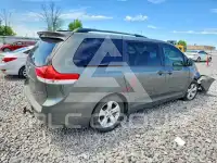 2011 Toyota SIENNA фото