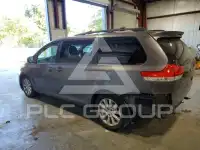 2011 Toyota SIENNA photo