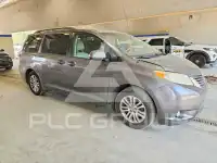2011 Toyota SIENNA photo